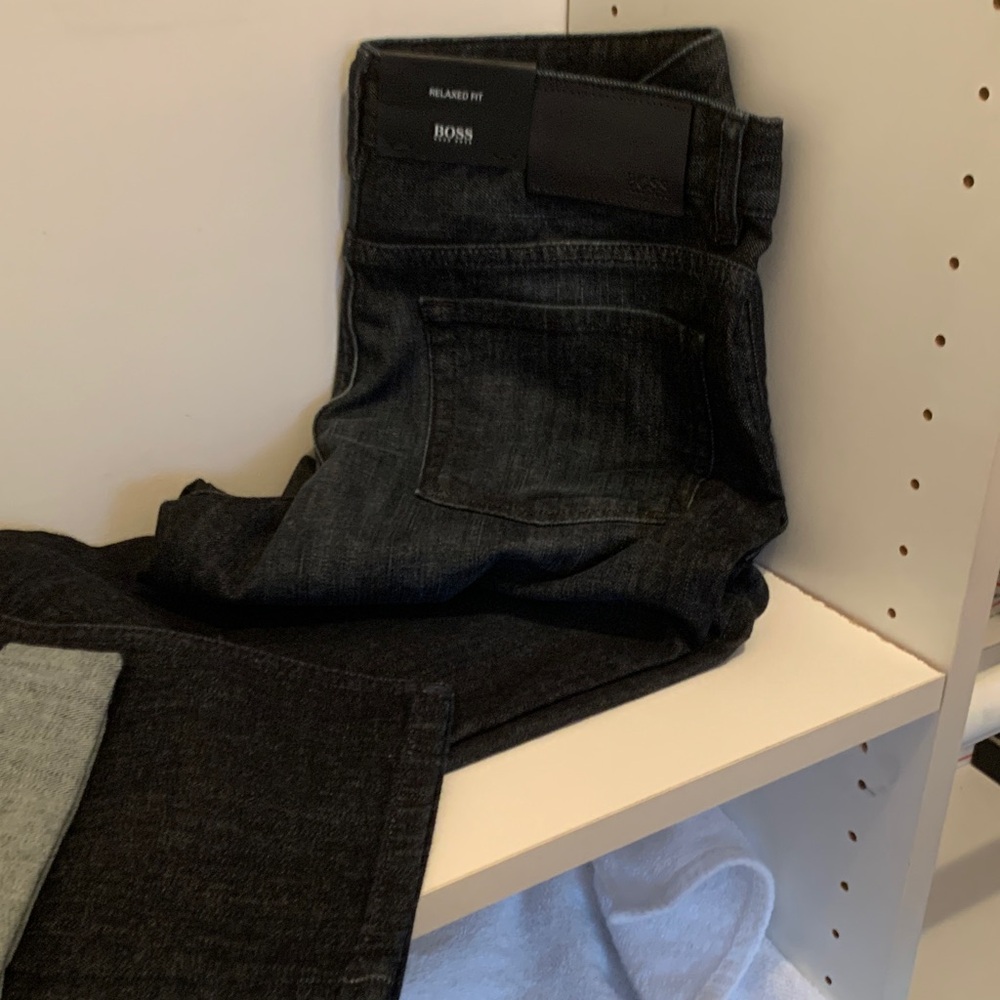 Boss Men's Dark Gray Relaxed Jeans